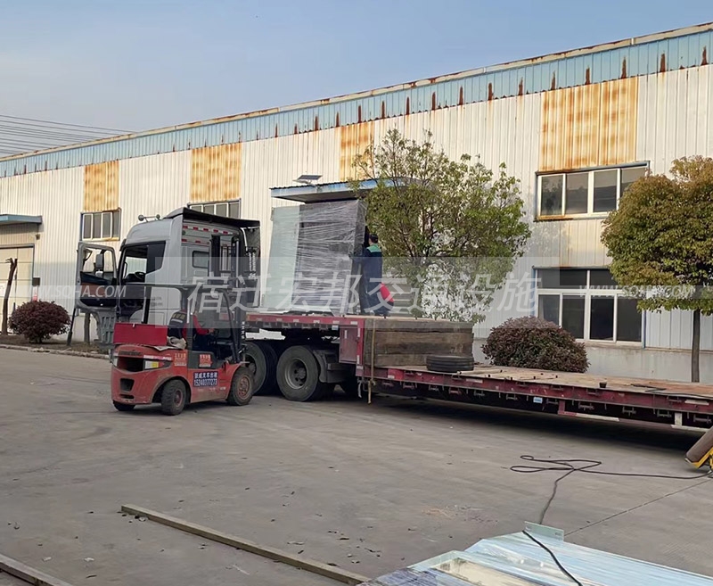 智能候車(chē)亭發(fā)貨案例